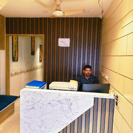 Hotel Sunrise Residency Мумбаи Экстерьер фото